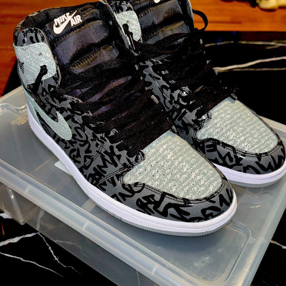 Jordan 1.  Rebellionaire   Worn 1 time.  No sole.